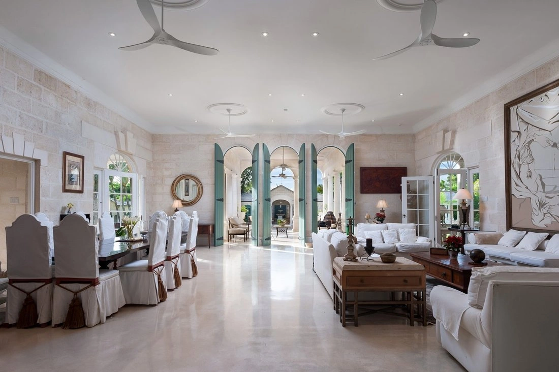 Villa 929 m2 with open pool in Holetown, Barbados