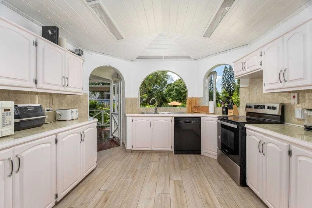 Villa 460 m2 with parking in Bridgetown, Barbados