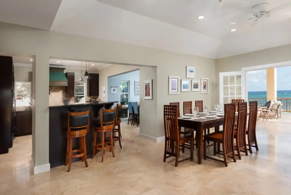 Villa 809 m2 with parking in Bridgetown, Barbados