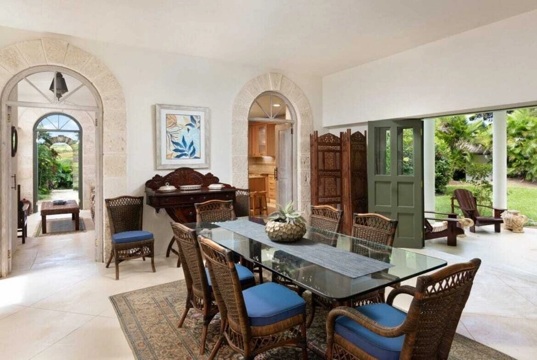 Villa 465 m2 with parking in Bridgetown, Barbados