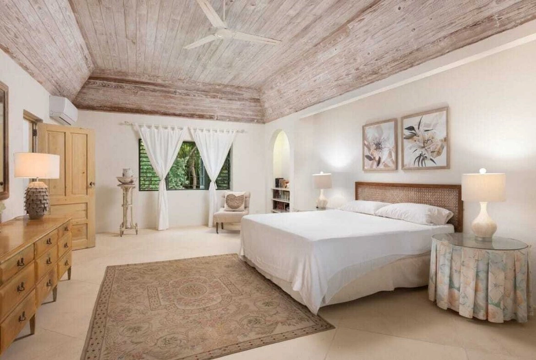 Villa 465 m2 with parking in Bridgetown, Barbados