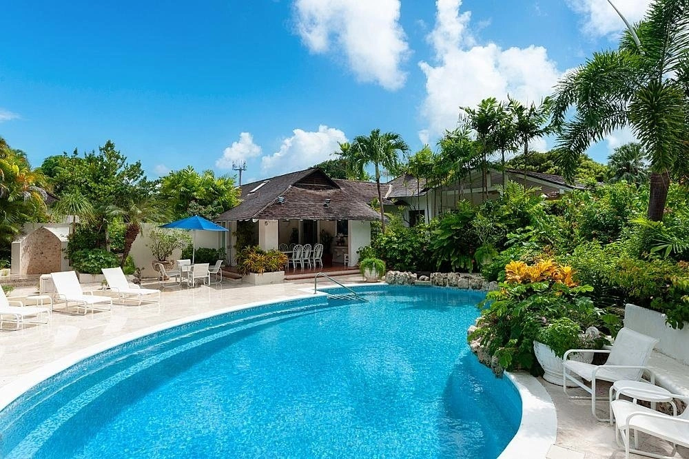 Villa 692 m2 with sea view in St. James, Barbados