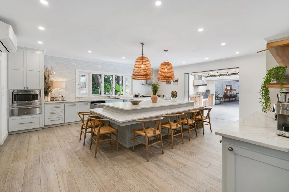 Villa 4207 m2 with open pool in St. James, Barbados