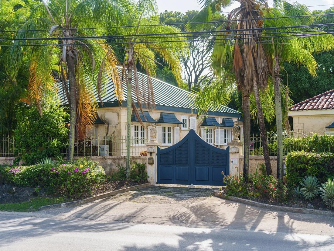 圣詹姆斯 2+1 带停车位别墅