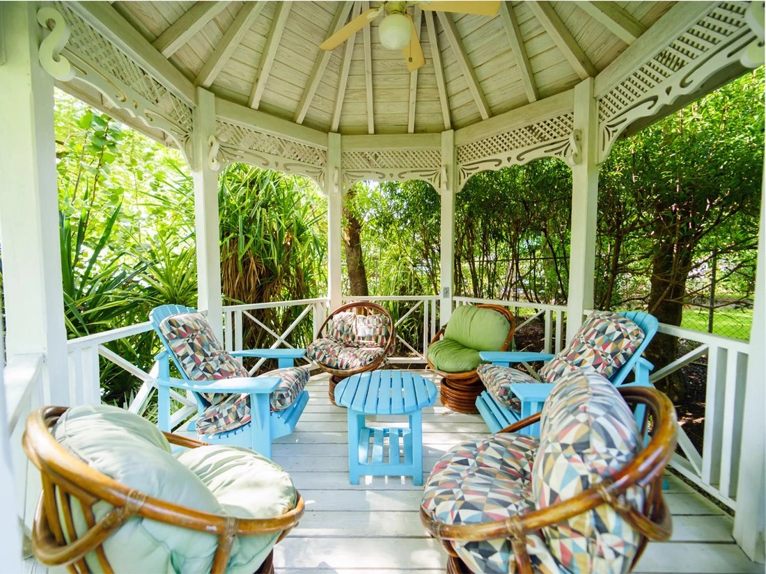 圣詹姆斯 2+1 带停车位别墅