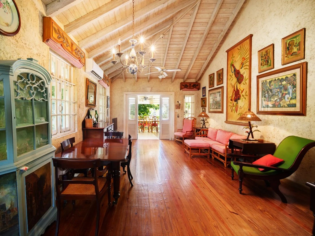 圣詹姆斯 2+1 带停车位别墅