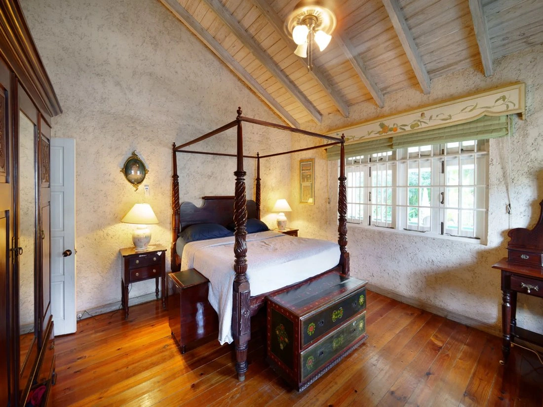 圣詹姆斯 2+1 带停车位别墅