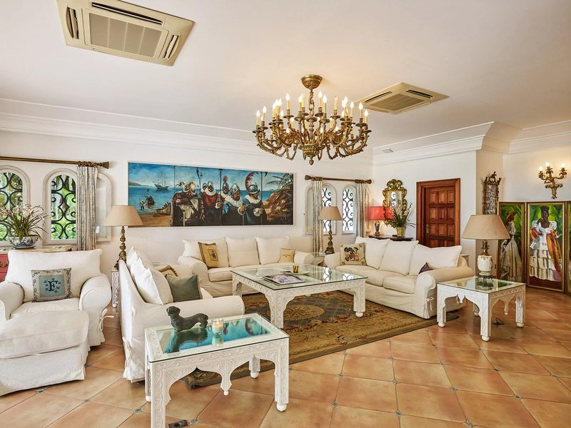 Villa 557 m2 with garden in St. James, Barbados