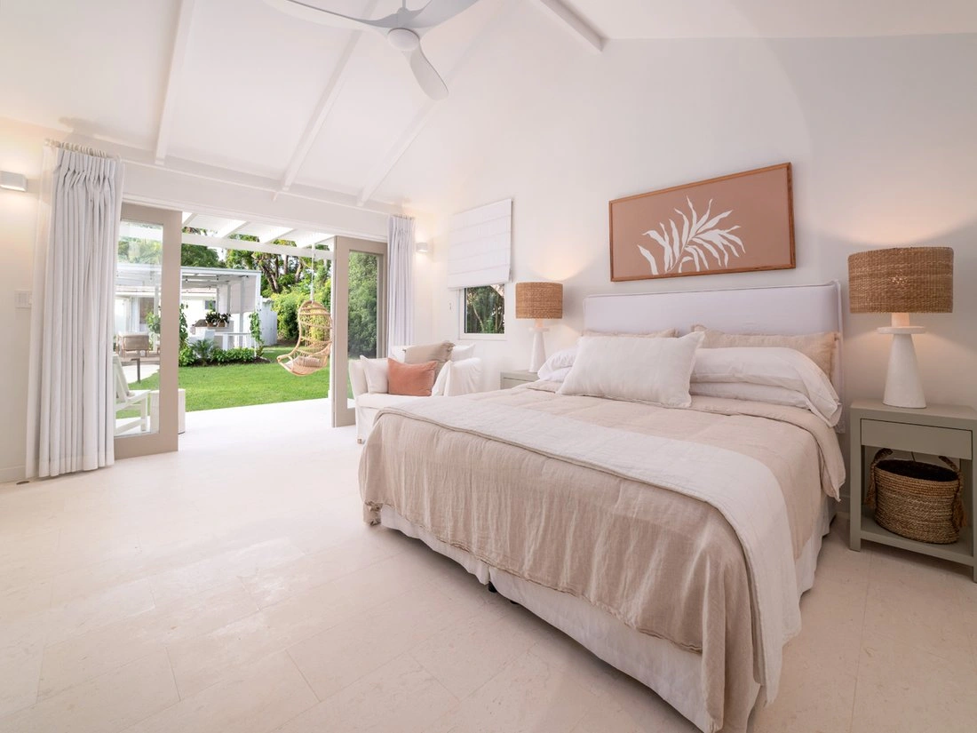 Villa 378 m2 with open pool in St. James, Barbados