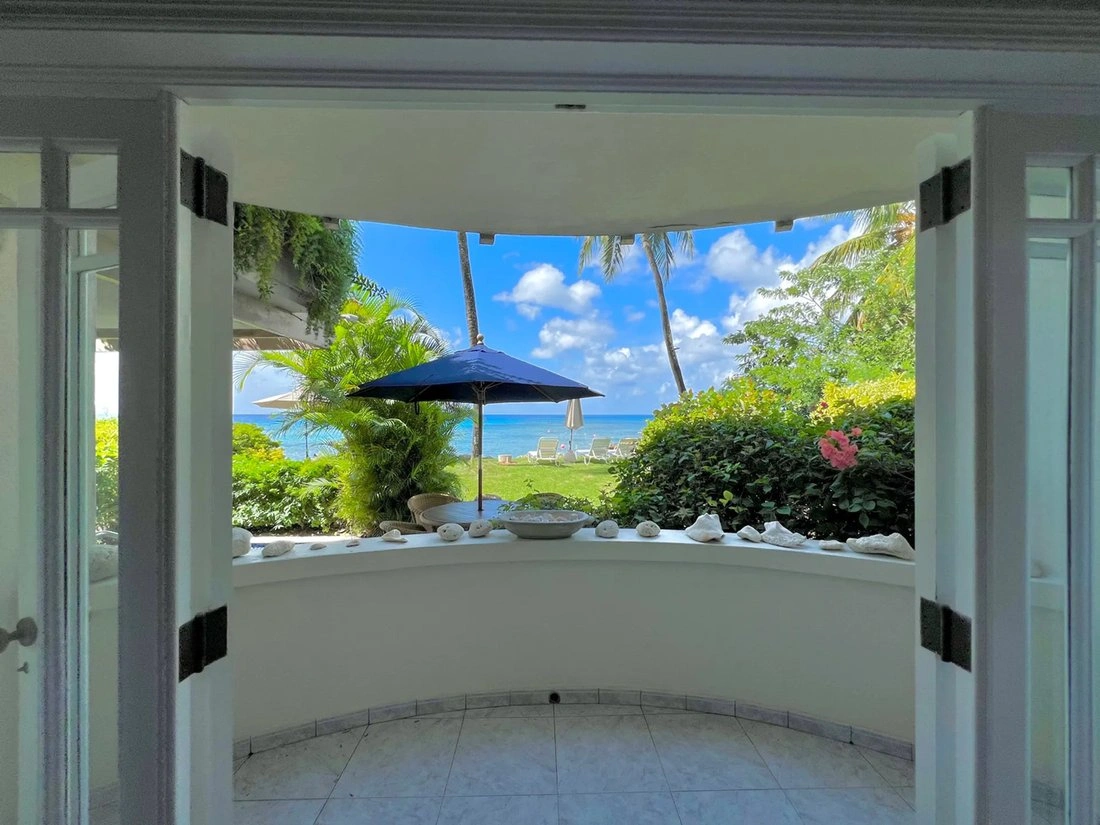 St. James 2+1 开放式厨房别墅