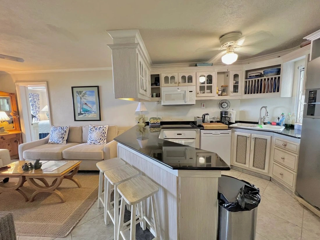 St. James 2+1 开放式厨房别墅