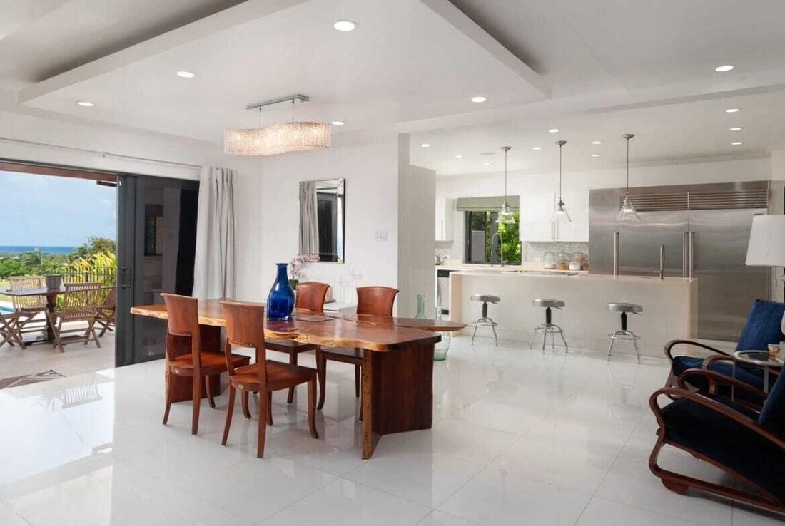 Villa 422 m2 with open pool in St. James, Barbados