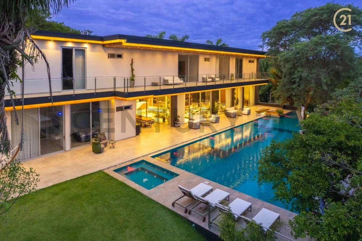 Casa 7+1 con vista al océano en Santa Cruz de la Sierra, Bolivia