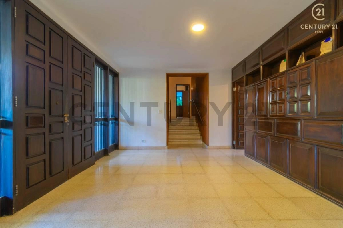 ボリビア・サンタクルス・デ・ラ・シエラ パノラマ眺望の4+1住宅