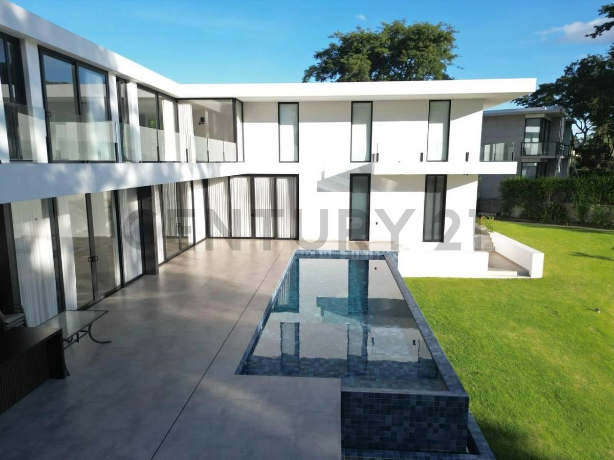 Casa de 800 m2 cerca del mar en Santa Cruz de la Sierra, Bolivia