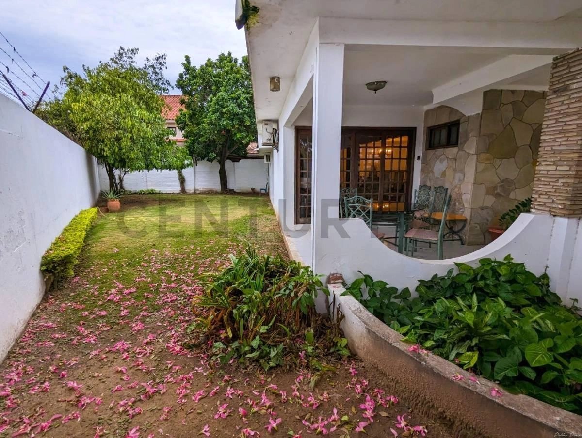Santa Cruz de la Sierra, Bolivya'da ofisli 294 m² ev
