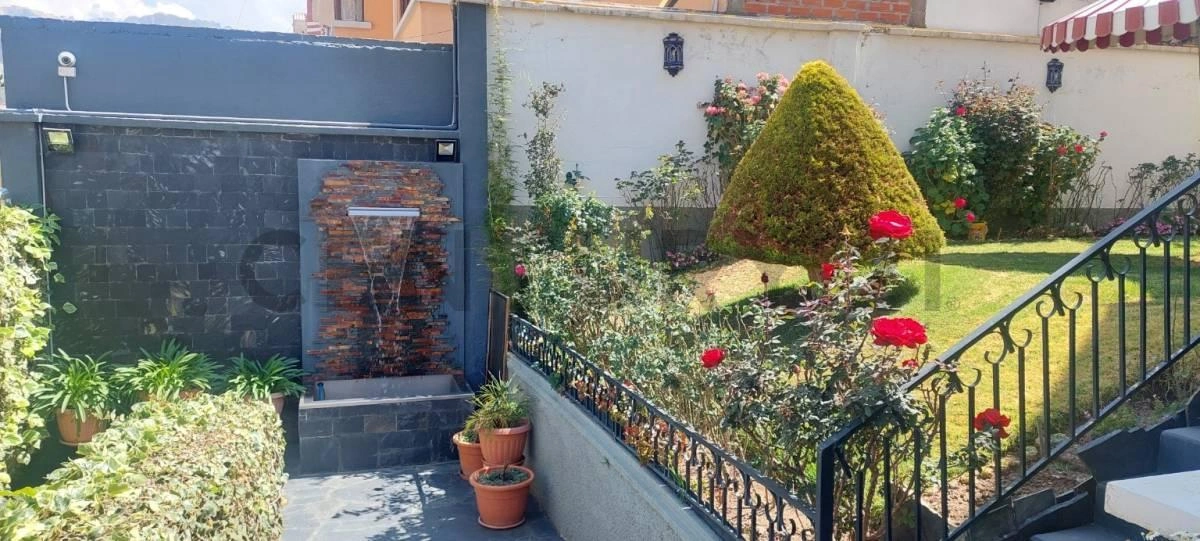 ला पाज़, बोलीविया में बगीचे के साथ 598 m2 का घर