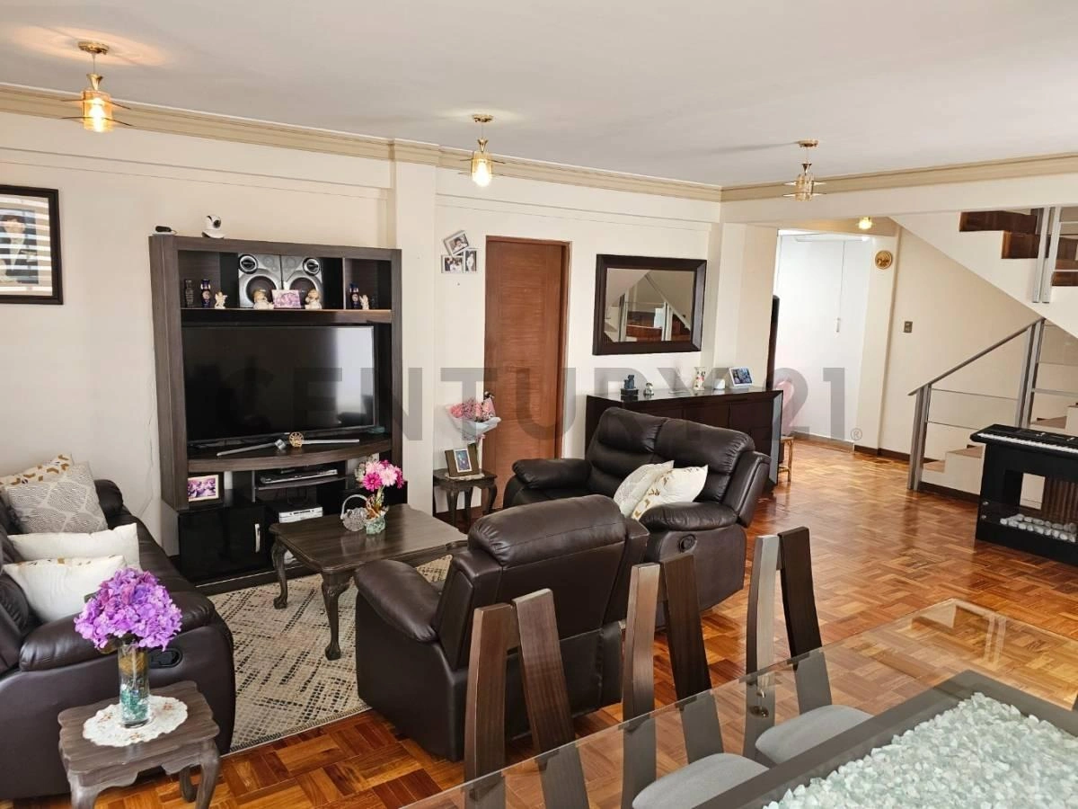 House 191 m2 with parking in La Paz, Bolivia