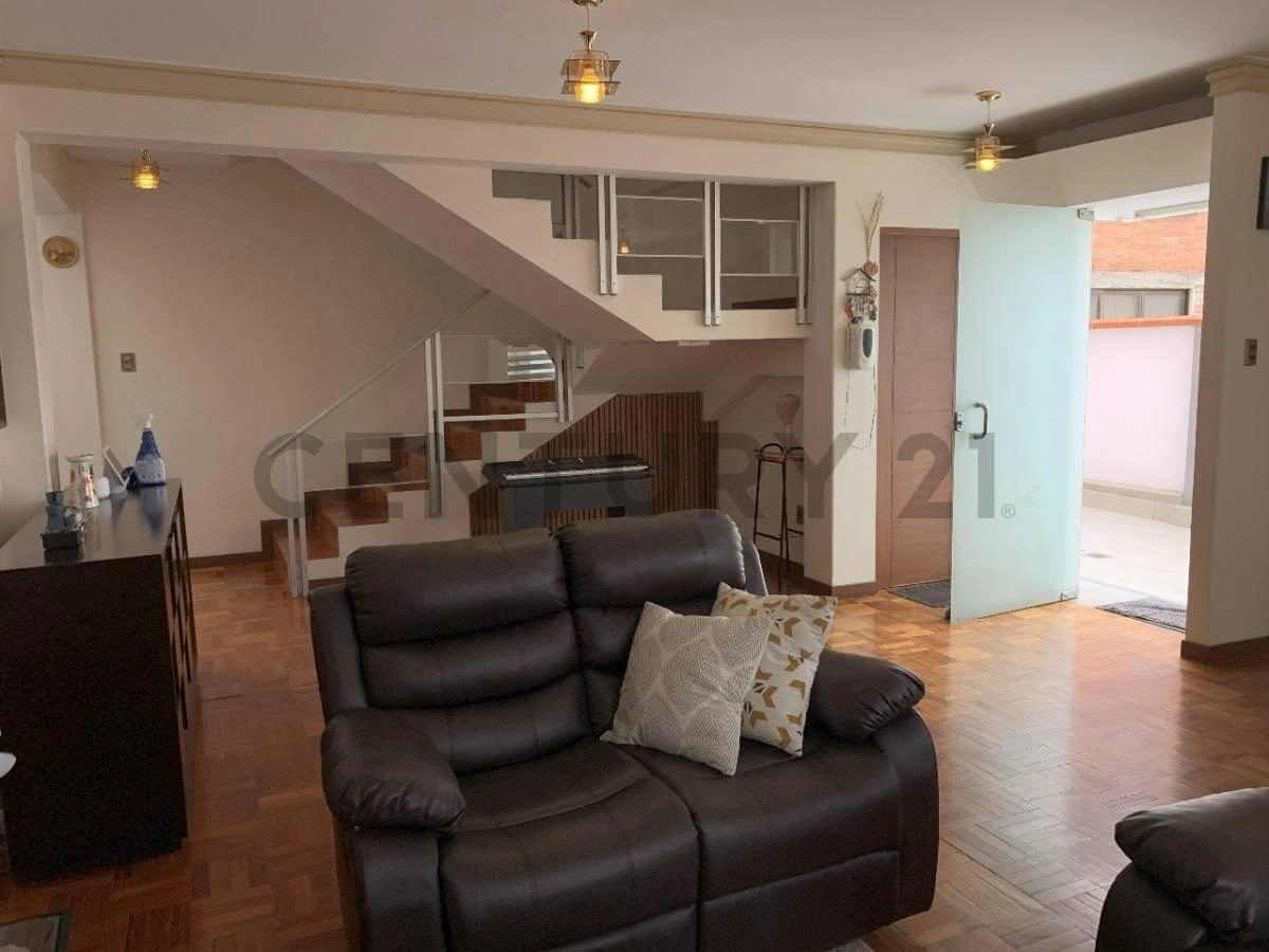 House 191 m2 with parking in La Paz, Bolivia