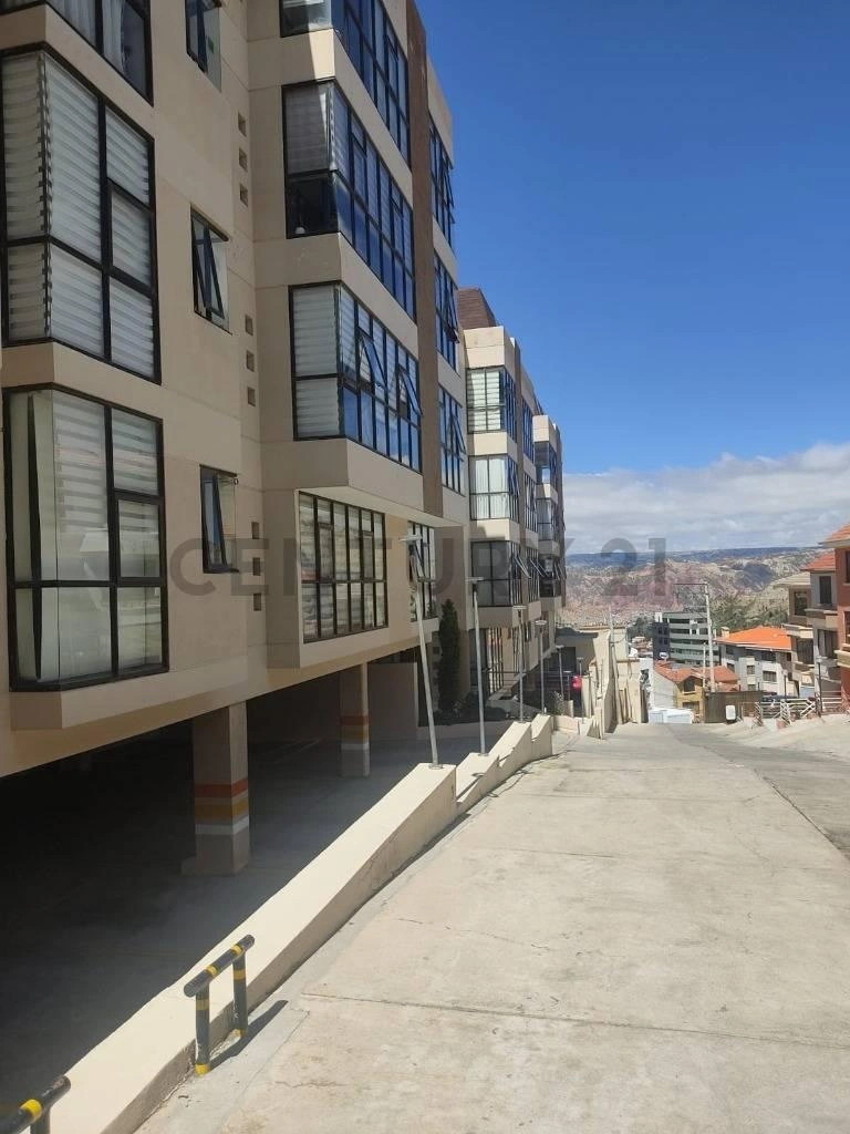 Apartamento 3+1 con seguridad en La Paz, Bolivia