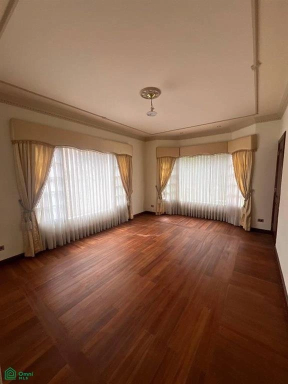 Casa 5+1 con jacuzzi en La Paz, Bolivia