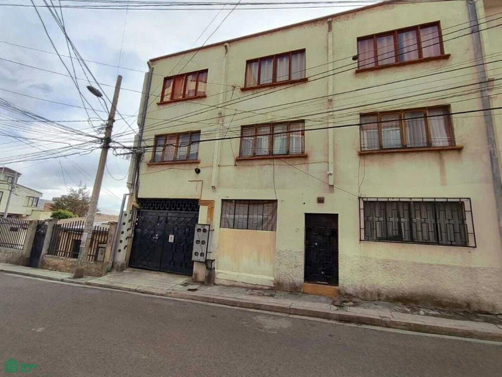 Dúplex 3+1 con estacionamiento descubierto en La Paz, Bolivia