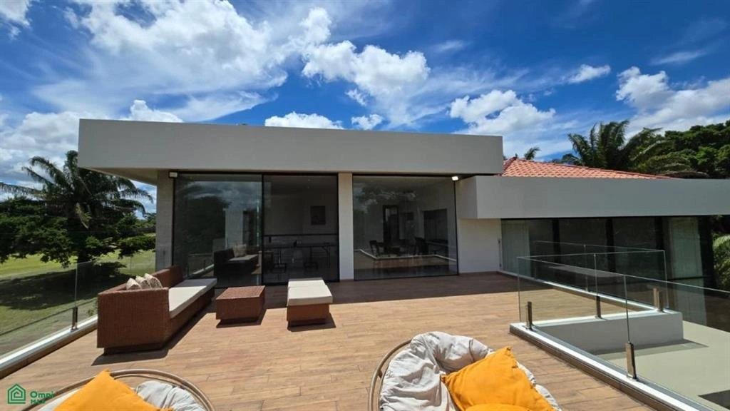 Casa adosada 375 m2 con terraza en Santa Cruz de la Sierra, Bolivia