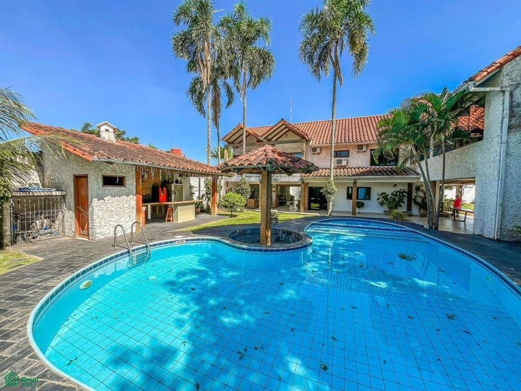 玻利维亚圣克鲁斯德拉西埃拉 5+1 带办公室的住宅