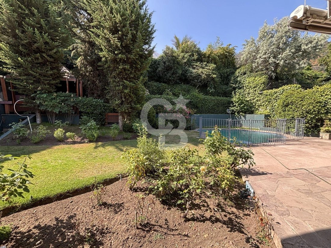 智利圣地亚哥 476 m2 带花园的住宅