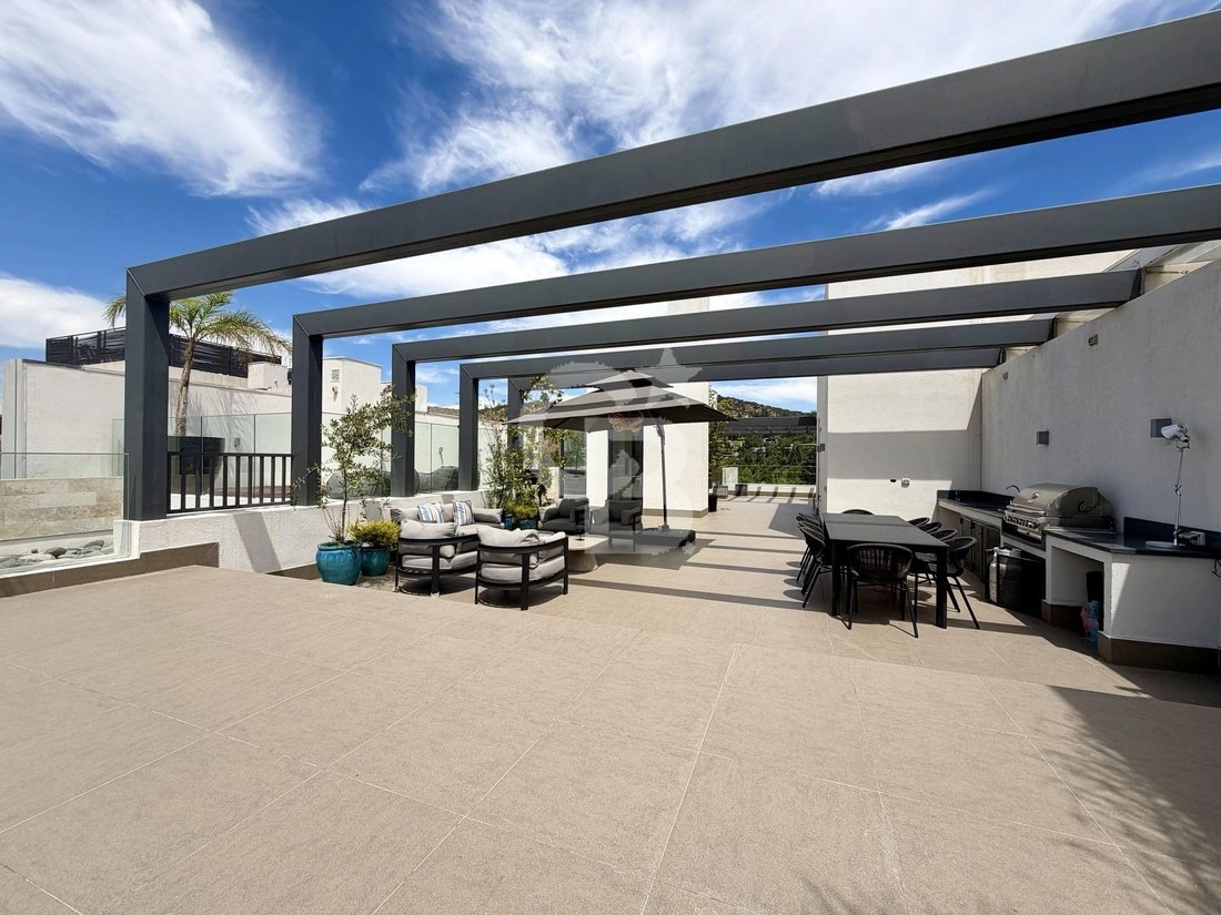 智利圣地亚哥 3+1 公寓(含露天车位)