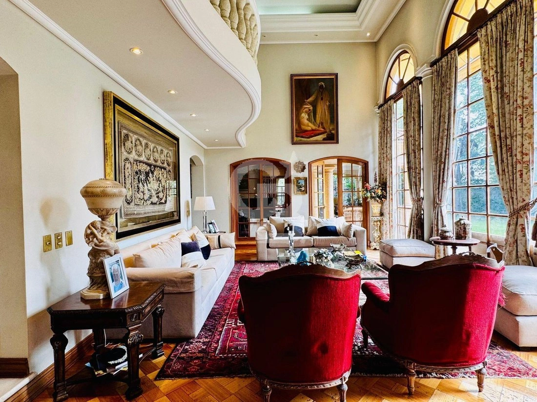 智利圣地亚哥 5+1 带开放泳池住宅