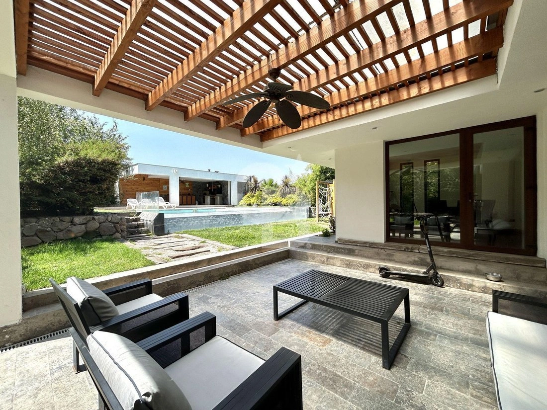 智利圣地亚哥 5+1 带按摩浴缸的房屋