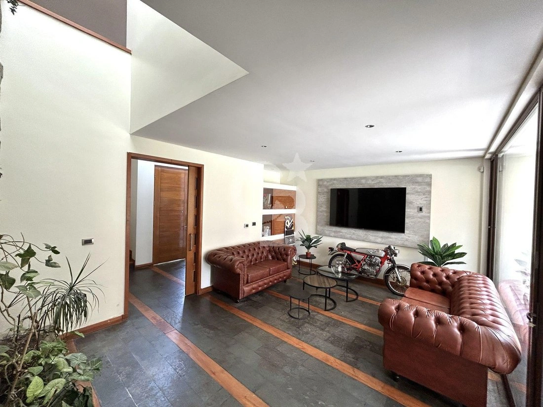 智利圣地亚哥 5+1 带按摩浴缸的房屋