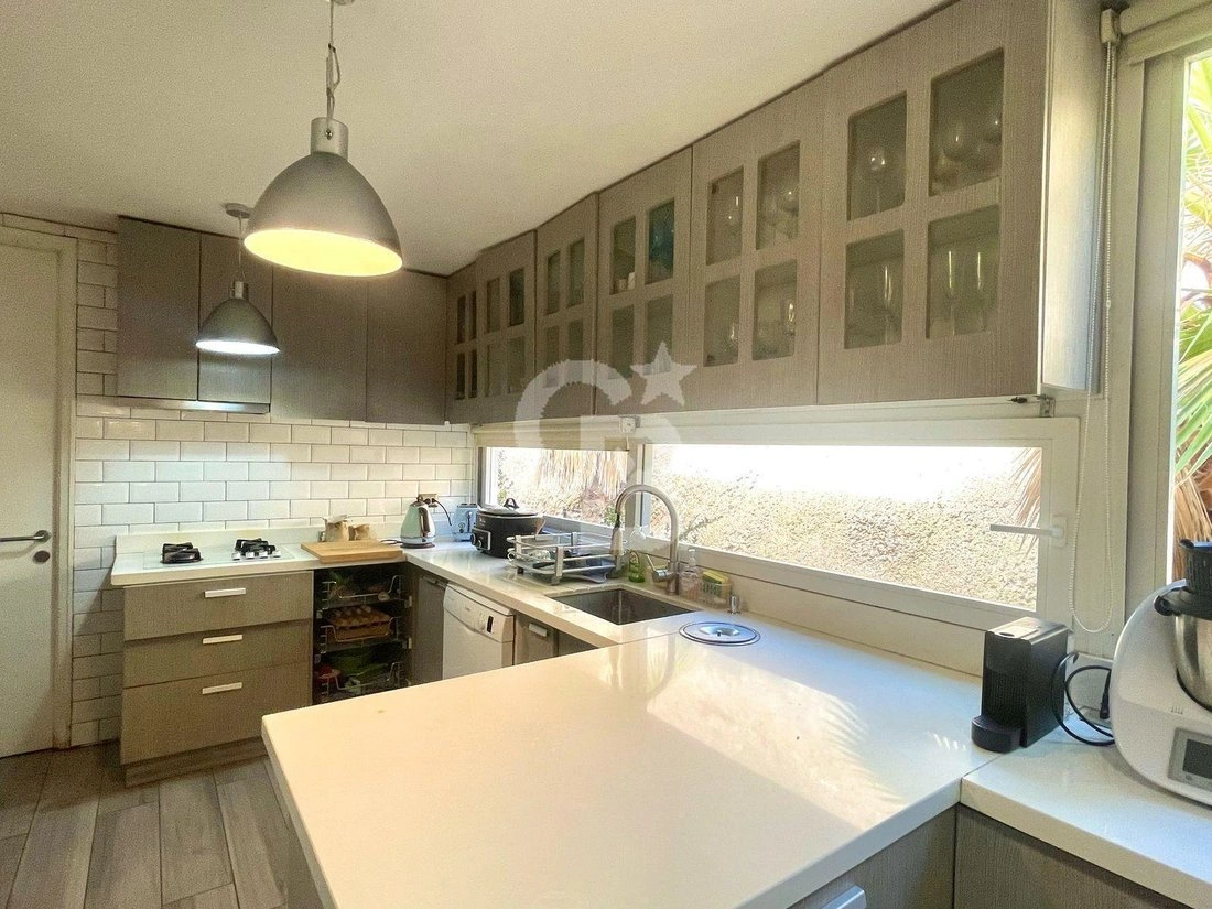 منزل 5+1 مع غرفة ملابس في سانتياغو، تشيلي