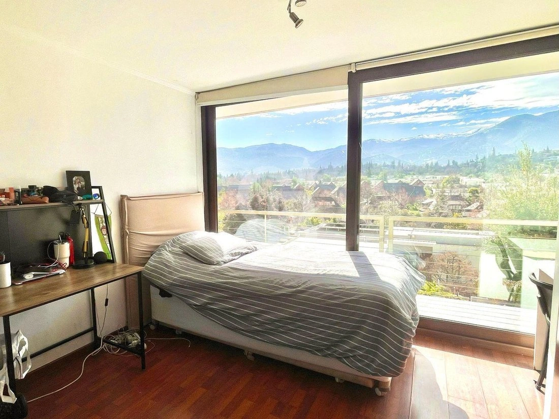 منزل 5+1 مع غرفة ملابس في سانتياغو، تشيلي