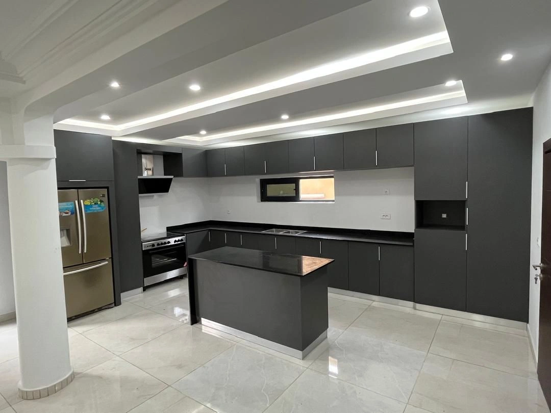 亚穆苏克罗,科特迪瓦近海 500 m2 住宅