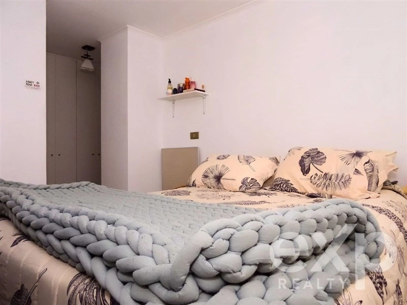 智利瓦尔帕莱索带开放式泳池的 3+1 公寓