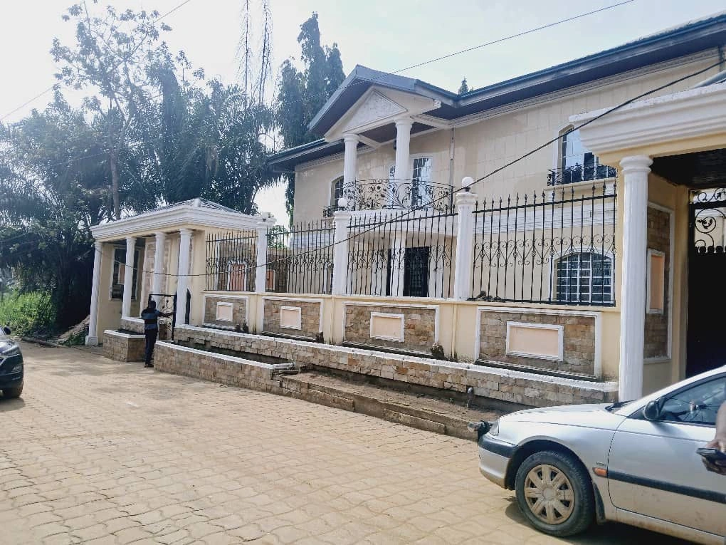 杜阿拉(喀麦隆)263 m² 带车库的房屋