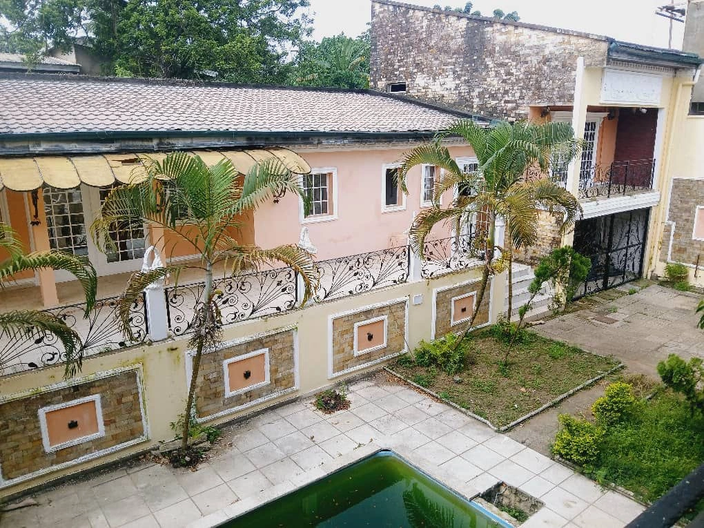 杜阿拉(喀麦隆)263 m² 带车库的房屋