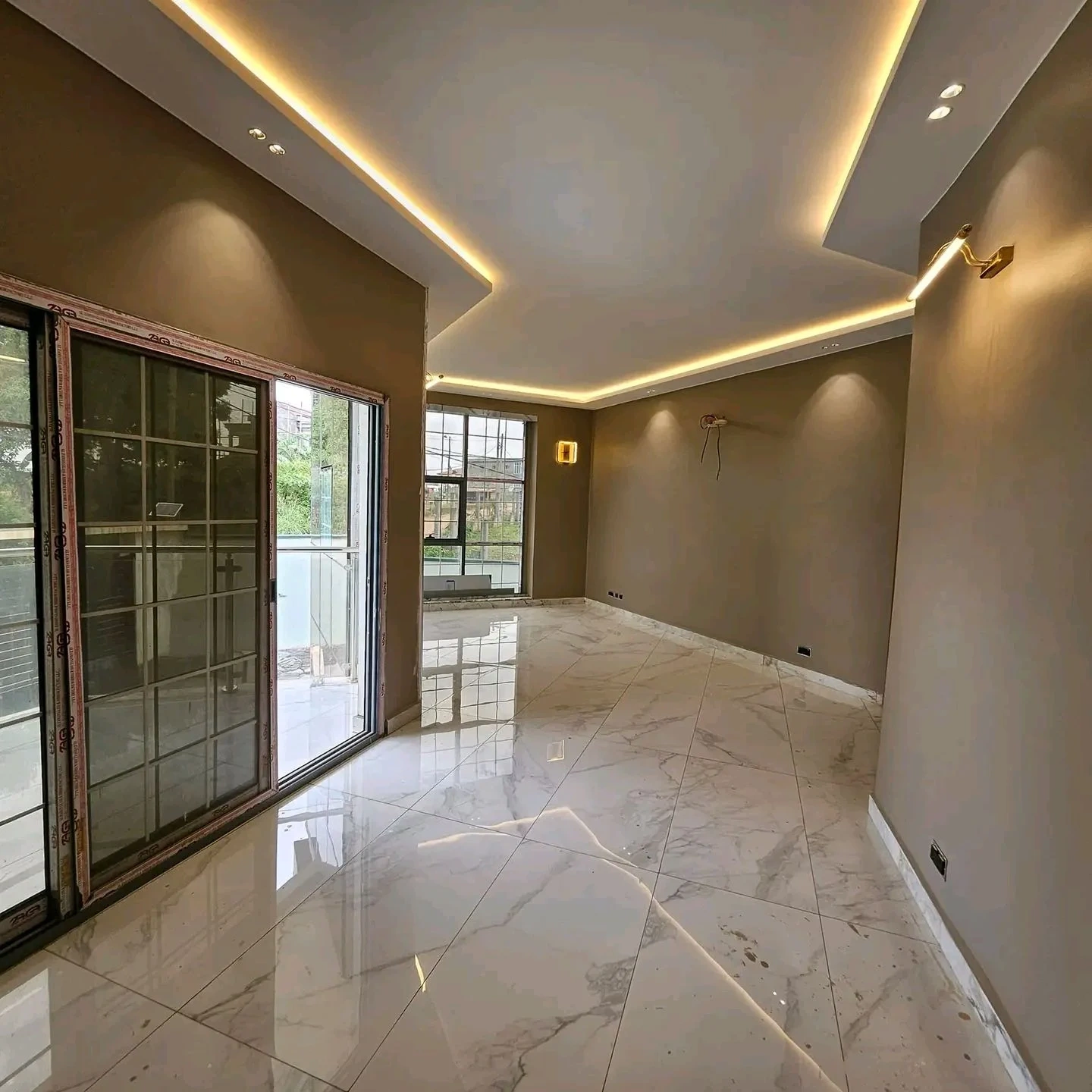 喀麦隆雅温得 170 m² 复式住宅,带露天停车位