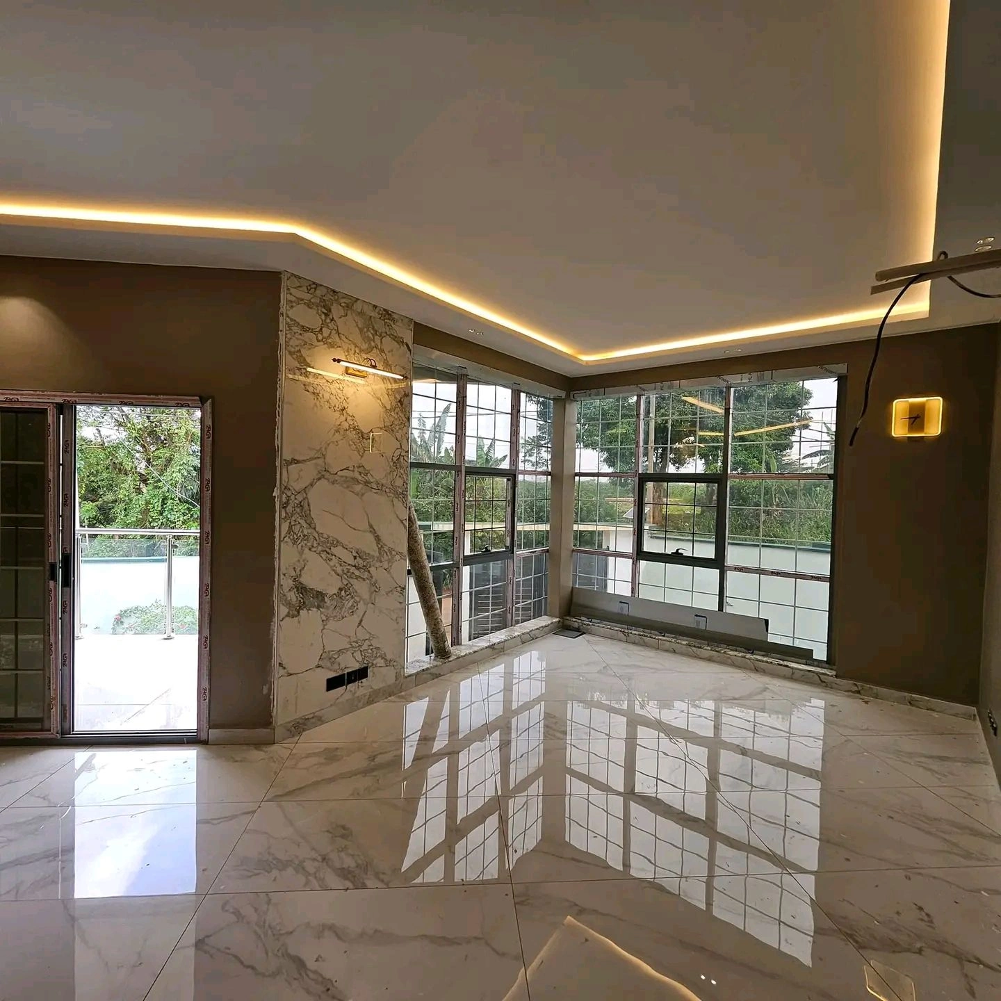 喀麦隆雅温得 170 m² 复式住宅,带露天停车位