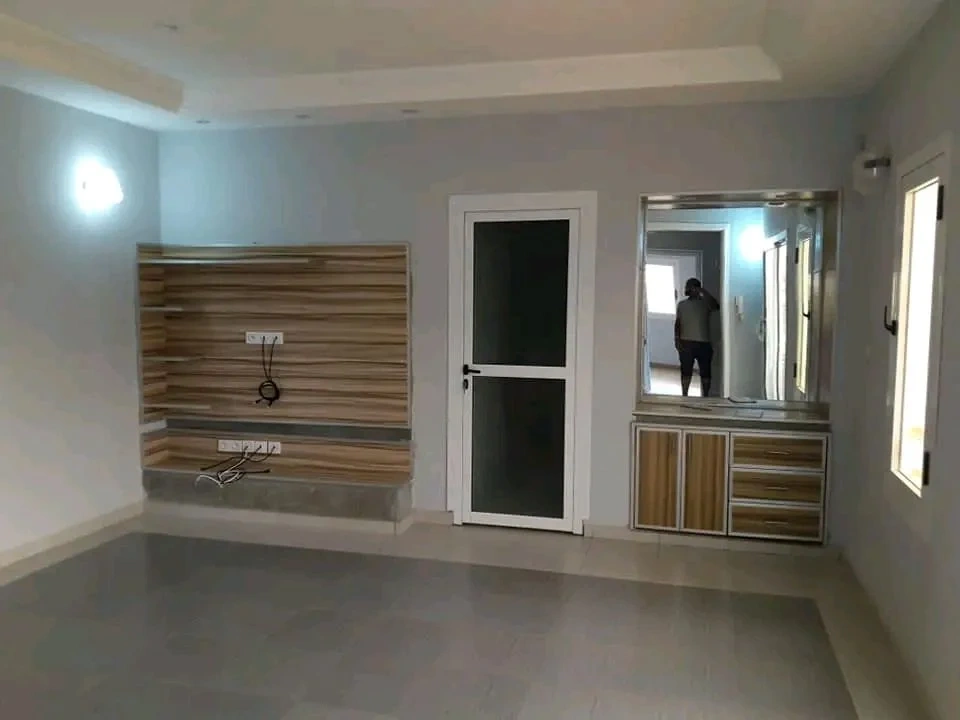 Dúplex 150 m² con plaza de aparcamiento descubierta en Yaundé, Camerún