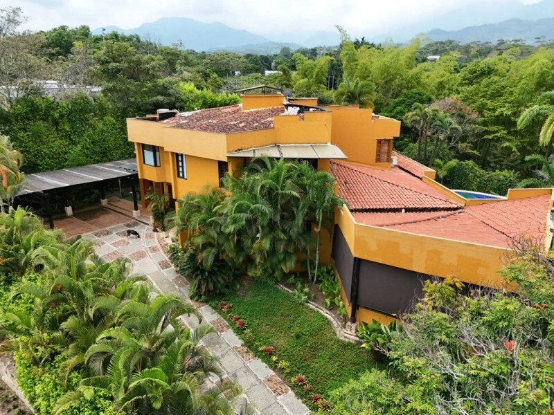House 688 m2 with terrace in Cali, Colombia
