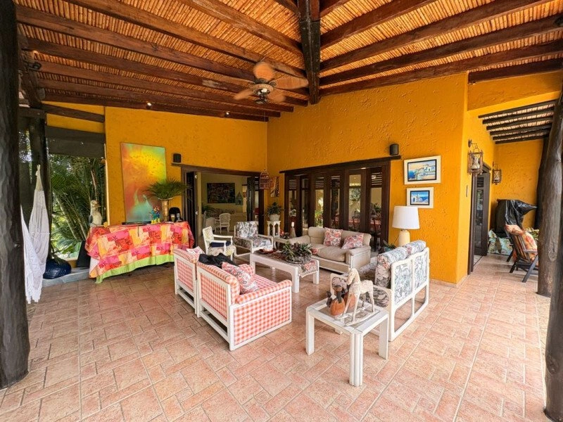 House 688 m2 with terrace in Cali, Colombia