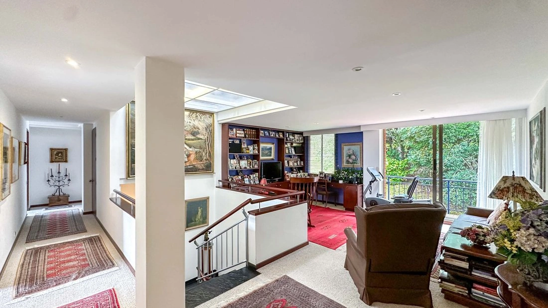 House 677 m2 with fireplace in Bogota, Colombia