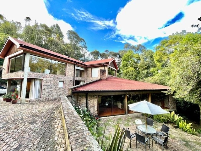 House 753 m2 with walk in closet in Bogota, Colombia