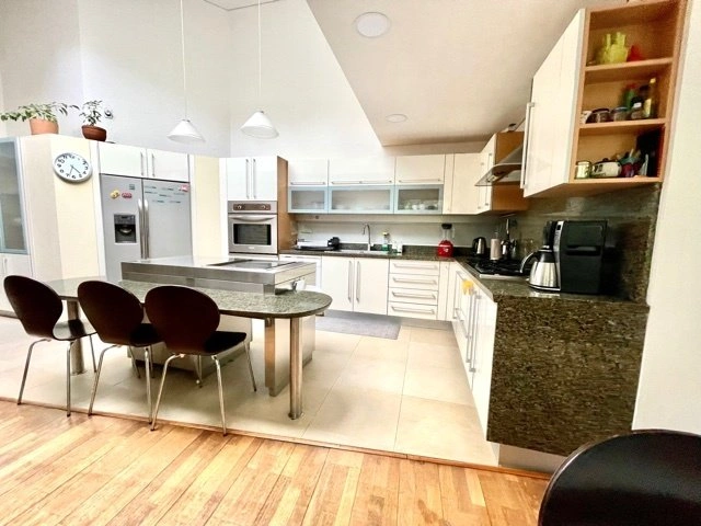 House 753 m2 with walk in closet in Bogota, Colombia