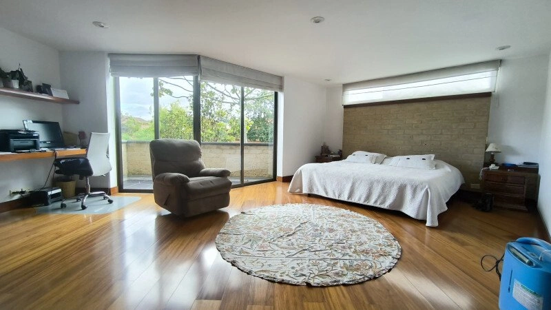 बोगोटा, कोलम्बिया में पहाड़ के दृश्य वाला 4+1 घर