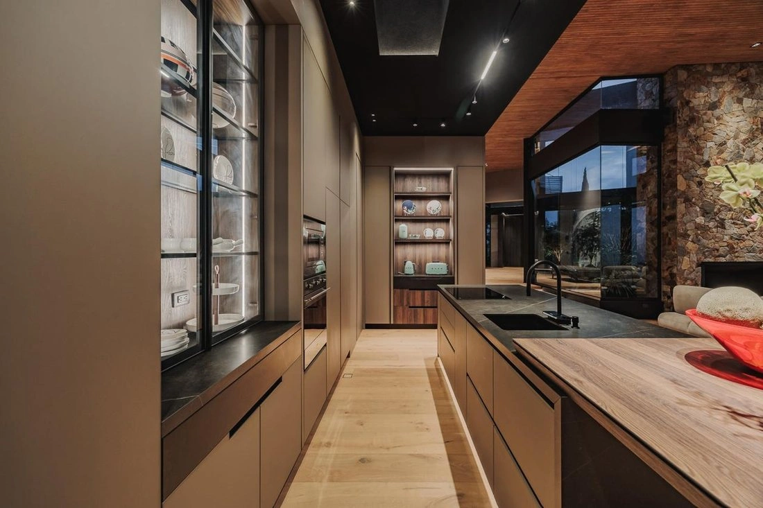 House 800 m2 with open kitchen in Medellin, Colombia