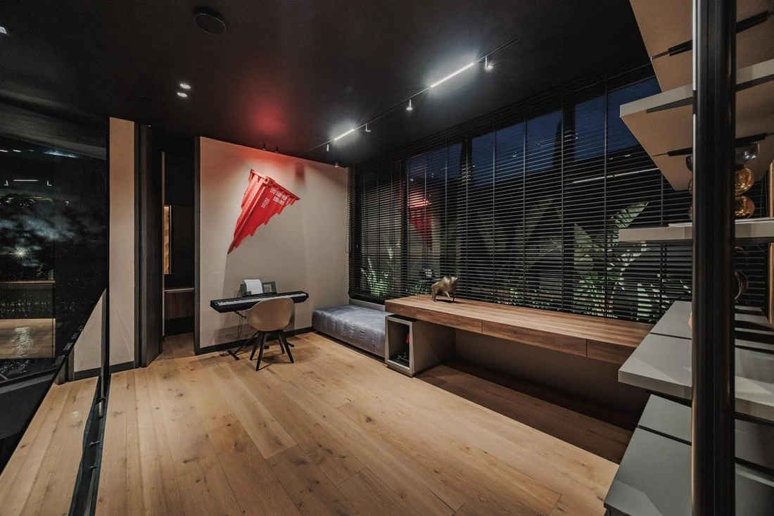 House 800 m2 with open kitchen in Medellin, Colombia